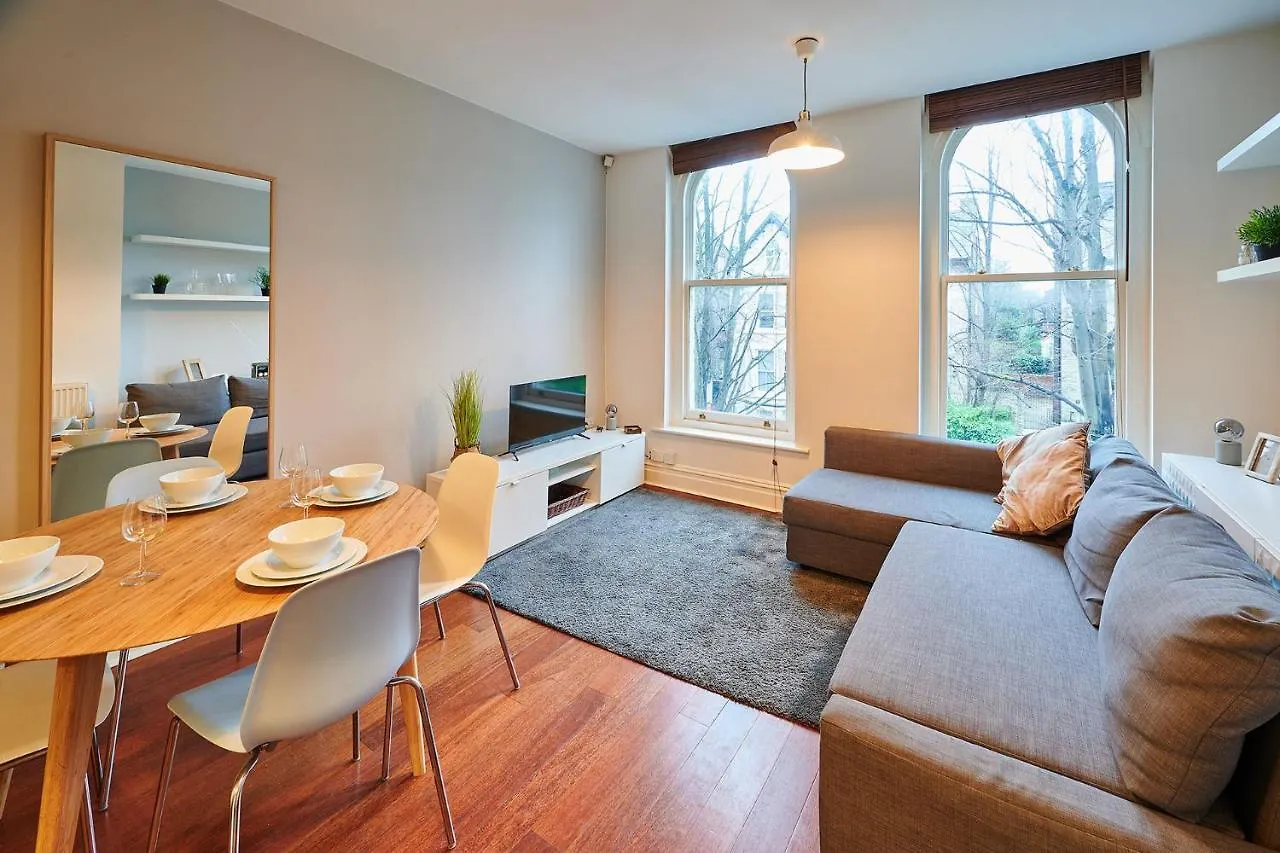 Host & Stay - The Ivanhoe Retreat location